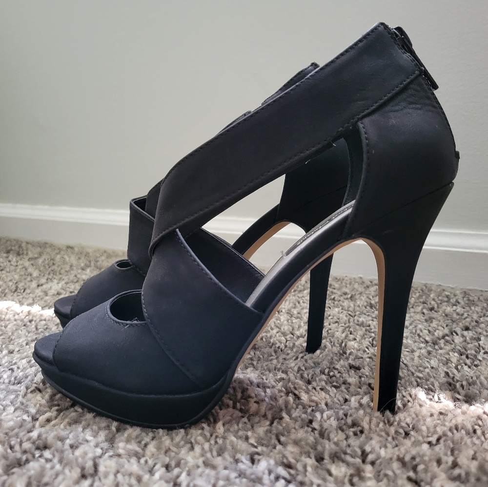 Sz. 8.5 Michael Antonio Black Heels